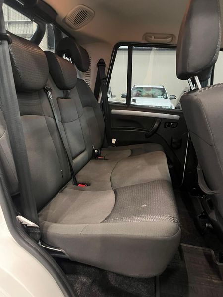 2025-Mahindra-Pik-Up-22-mHawk-S6-Karoo-Auto-Double-Cab_11