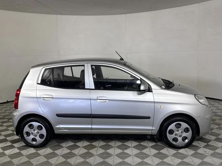 2011-Kia-Picanto-11-Striker_13