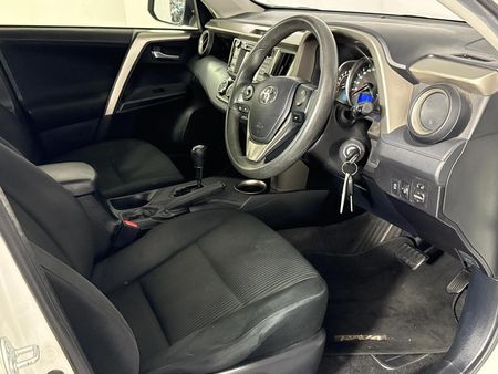 2015-Toyota-RAV4-20-GX-Auto_9