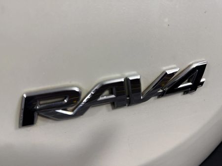 2015-Toyota-RAV4-20-GX-Auto_11