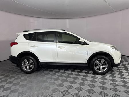2015-Toyota-RAV4-20-GX-Auto_17