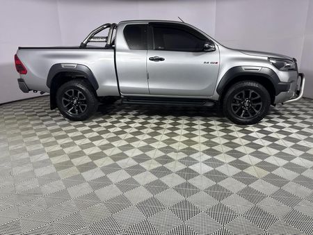 2022-Toyota-Hilux-28-GD-6-Raised-Body-Legend-Auto-Extended-Cab_13