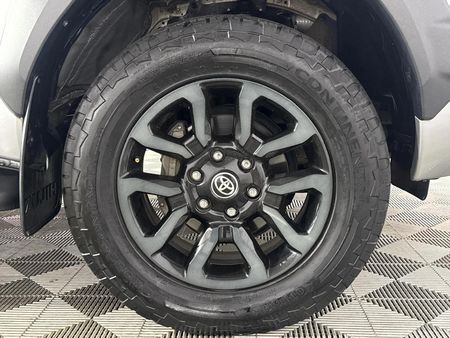 2022-Toyota-Hilux-28-GD-6-Raised-Body-Legend-Auto-Extended-Cab_3