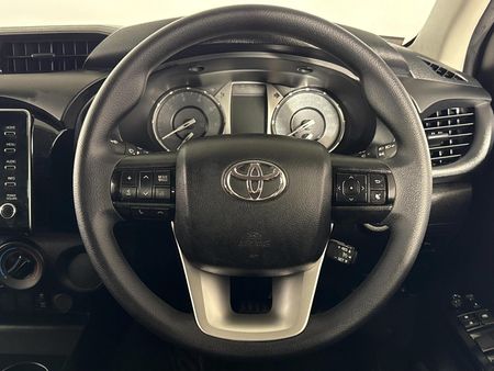 2025-Toyota-Hilux-24-GD-6-Raised-Body-Raider-Auto-Double-Cab_10