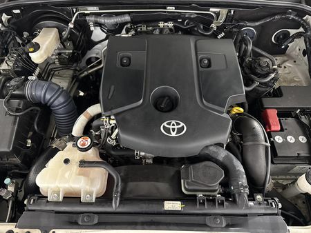 2025-Toyota-Hilux-24-GD-6-Raised-Body-Raider-Auto-Double-Cab_12