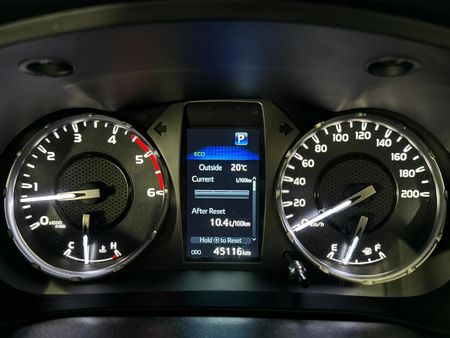 2025-Toyota-Hilux-24-GD-6-Raised-Body-Raider-Auto-Double-Cab_2
