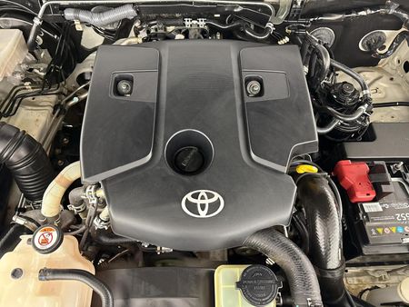 2019-Toyota-Hilux-28-GD-6-Raised-Body-Raider-Auto-Extended-Cab_10