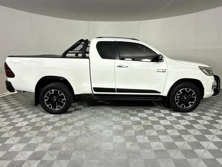 2019-Toyota-Hilux-28-GD-6-Raised-Body-Raider-Auto-Extended-Cab_13