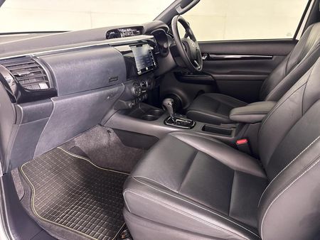 2019-Toyota-Hilux-28-GD-6-Raised-Body-Raider-Auto-Extended-Cab_6