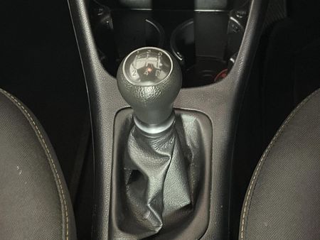 2016-Kia-Picanto-10_9