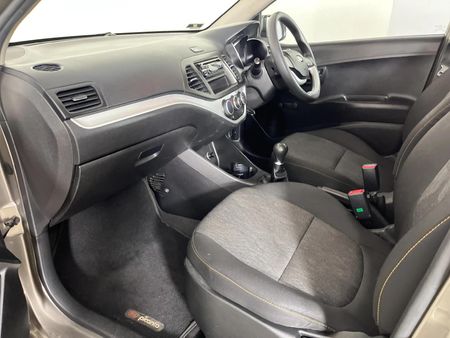 2016-Kia-Picanto-10_8