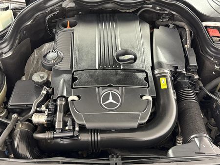 2013-Mercedes-Benz-C-Class-C-250-BE-Coupe-Auto_9
