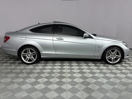 2013-Mercedes-Benz-C-Class-C-250-BE-Coupe-Auto_13