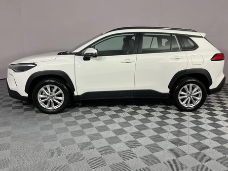 2025-Toyota-Corolla-Cross-18-XS_19