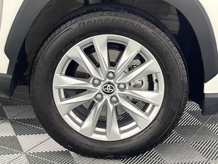 2025-Toyota-Corolla-Cross-18-XS_5