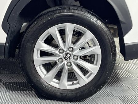 2025-Toyota-Corolla-Cross-18-XS_6