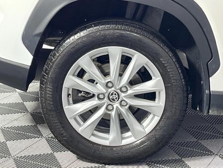 2025-Toyota-Corolla-Cross-18-XS_7