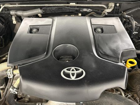 2017-Toyota-Hilux-28-GD-6-Raised-Body-Raider-Double-Cab-Auto_10