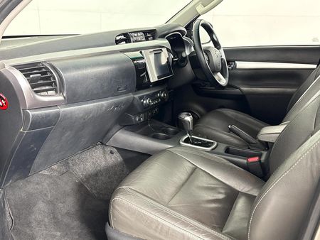 2017-Toyota-Hilux-28-GD-6-Raised-Body-Raider-Double-Cab-Auto_7