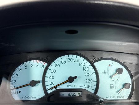 2006-Toyota-Corolla-140i-GLE_2