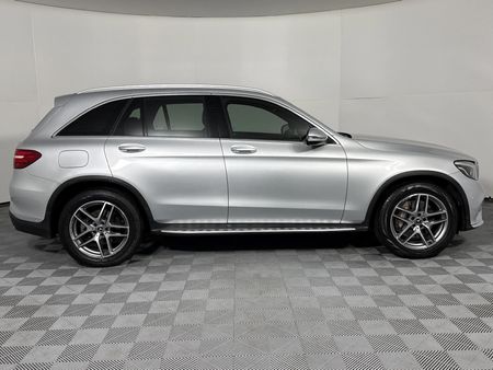 2018-Mercedes-Benz-GLC-250d-AMG_17