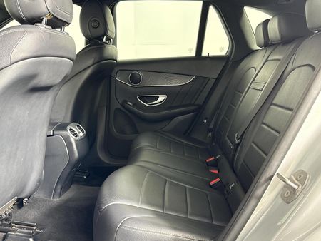 2018-Mercedes-Benz-GLC-250d-AMG_3