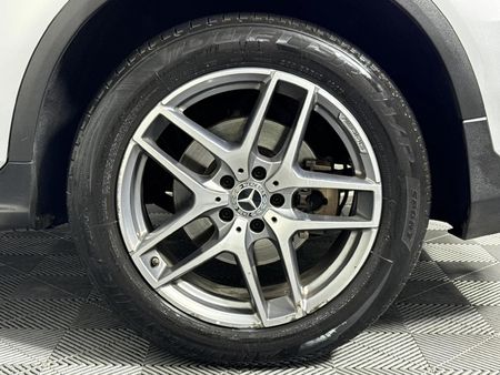 2018-Mercedes-Benz-GLC-250d-AMG_6