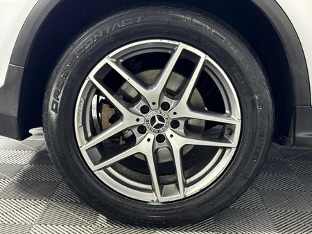 2018-Mercedes-Benz-GLC-250d-AMG_7