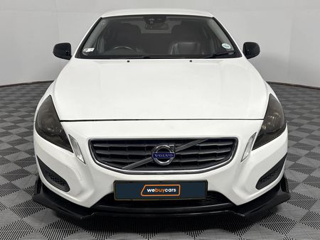 2011-Volvo-S60-T6-R-Design-Auto_15