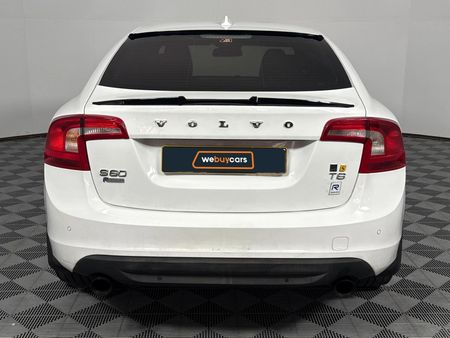 2011-Volvo-S60-T6-R-Design-Auto_18