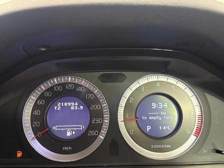 2011-Volvo-S60-T6-R-Design-Auto_2