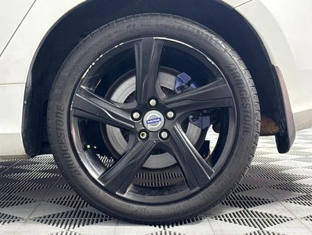 2011-Volvo-S60-T6-R-Design-Auto_6