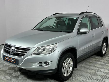 2009-Volkswagen-Tiguan-20-TDI-Track-Field-4Motion-Auto_0