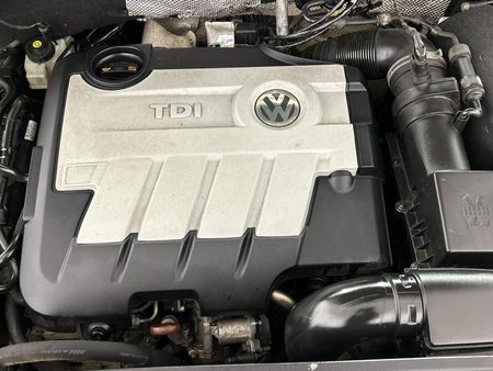 2009-Volkswagen-Tiguan-20-TDI-Track-Field-4Motion-Auto_13