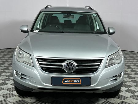 2009-Volkswagen-Tiguan-20-TDI-Track-Field-4Motion-Auto_15