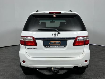 2010-Toyota-Fortuner-30-D-4D-Raised-Body-Auto_17