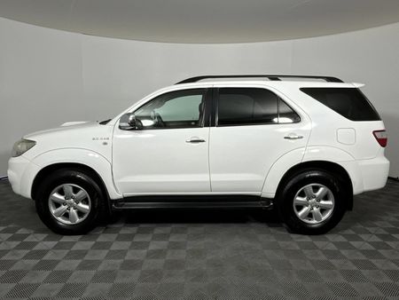 2010-Toyota-Fortuner-30-D-4D-Raised-Body-Auto_18