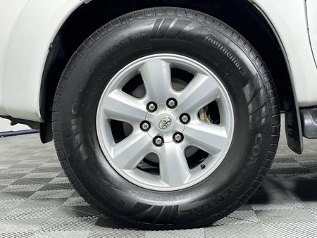 2010-Toyota-Fortuner-30-D-4D-Raised-Body-Auto_4