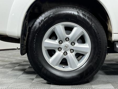 2010-Toyota-Fortuner-30-D-4D-Raised-Body-Auto_7
