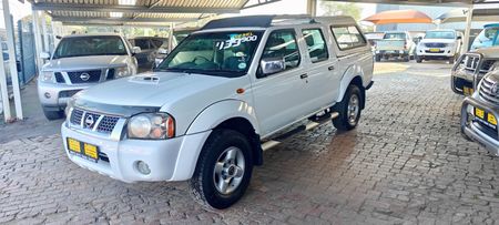 2011-Nissan-NP300-25-TDi-Double-Cab_0