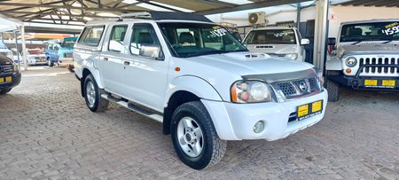 2011-Nissan-NP300-25-TDi-Double-Cab_2