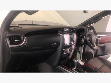 2024-Toyota-Fortuner-28-GD-6-4x4-VX-Auto_15