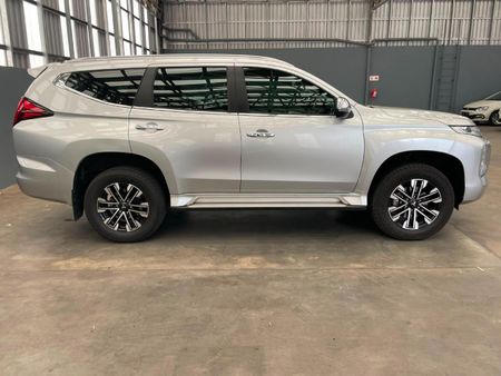2022-Mitsubishi-Pajero-Sport-24D-4x4-Exceed-Auto_2