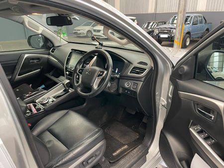 2022-Mitsubishi-Pajero-Sport-24D-4x4-Exceed-Auto_3