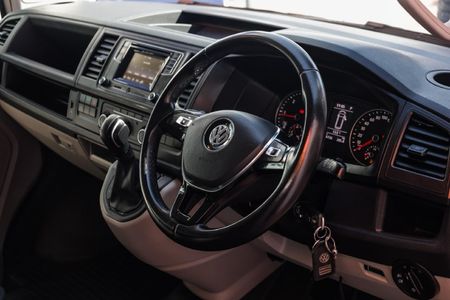 2020-Volkswagen-Kombi-20-TDI-Auto-103kW-Trendline_9