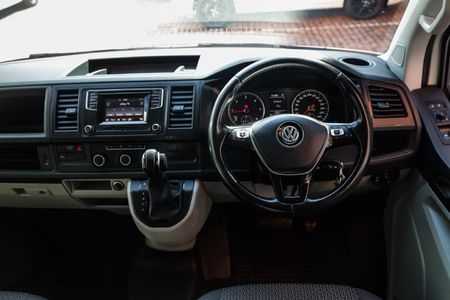 2020-Volkswagen-Kombi-20-TDI-Auto-103kW-Trendline_11