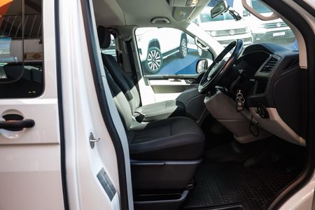 2020-Volkswagen-Kombi-20-TDI-Auto-103kW-Trendline_5