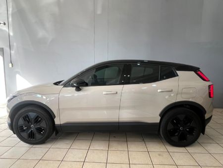 2025-Volvo-EX30-Cross-Country_1