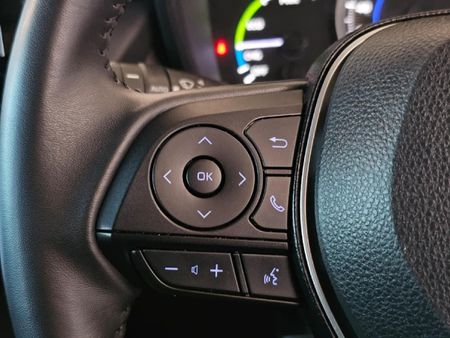 2024-Toyota-Corolla-Cross-18-XS-Hybrid_15
