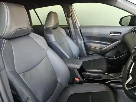 2024-Toyota-Corolla-Cross-18-XS-Hybrid_8